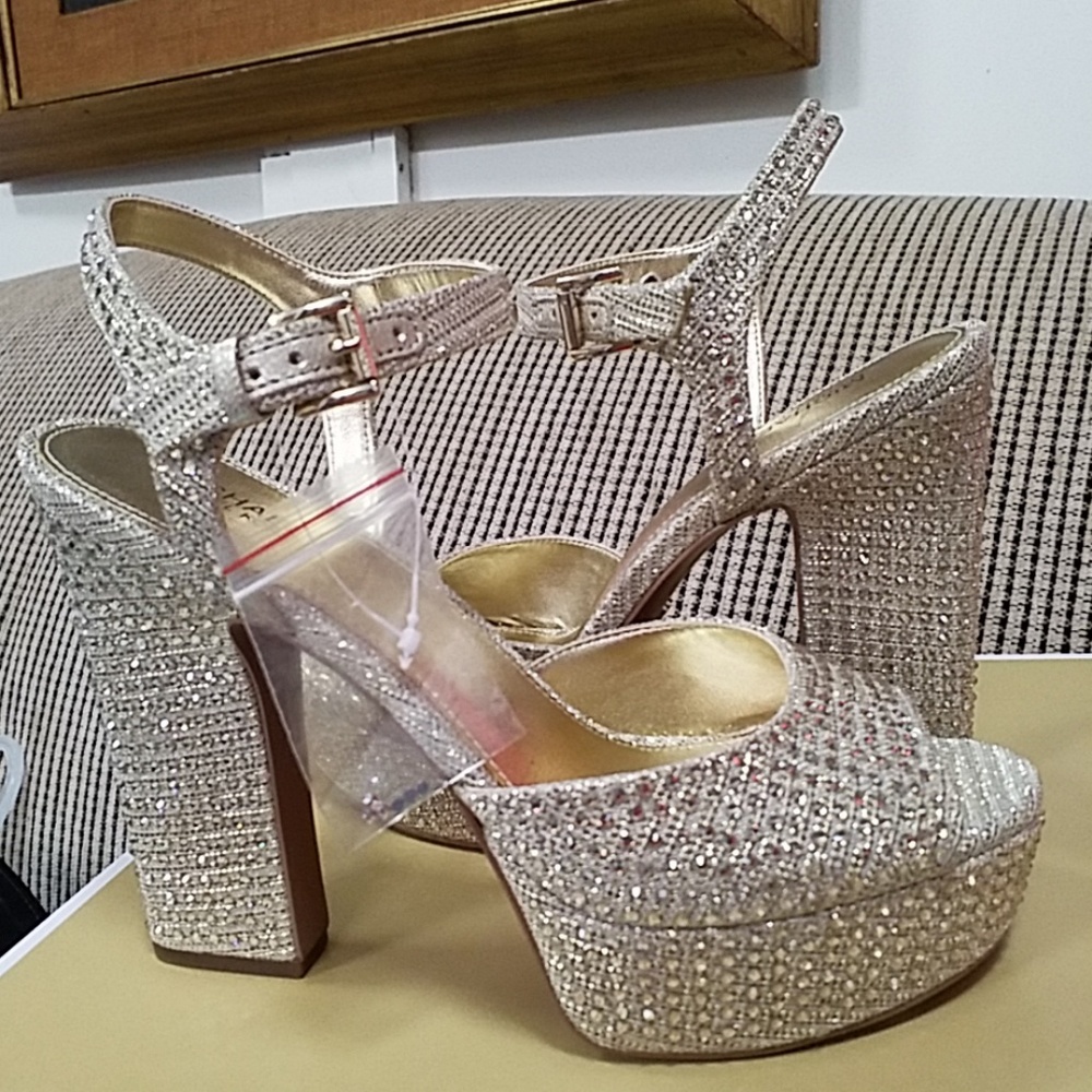 Ladies shoes